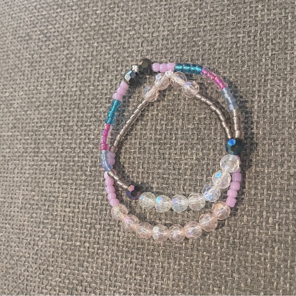 Iridescent & Glass beads Stretch bracelets Purple Pink Blue Clear NWT 4 Handmade - Picture 9 of 9